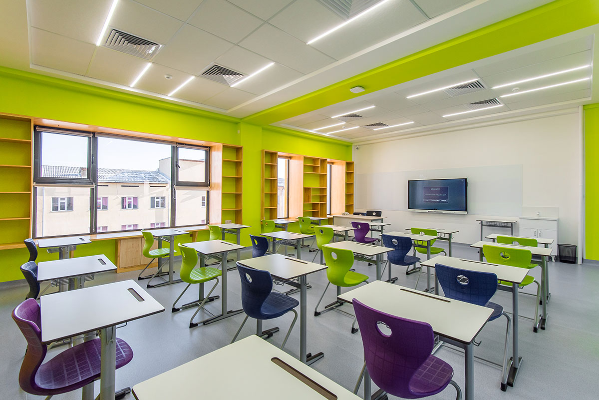 Система освітлення Kraft Led для акустичних підвісних стель в шкільному закладі