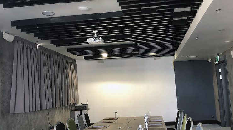 Готель Ibis Kyiv City Center - стильна стеля як елемент іміджу (+9 фото)