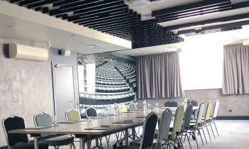 Гостиница Ibis Kyiv City Center – стильный потолок как элемент имиджа (+9 фото)
